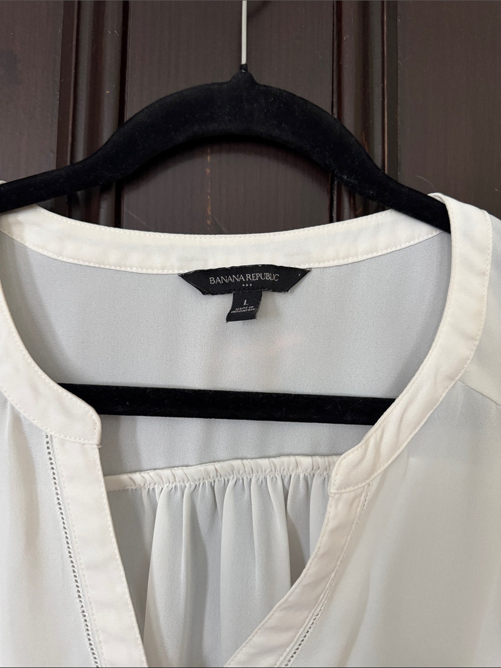 Banana Republic Ivory Split V-Neck Flutter Sleeve Top - Picture 2 of 3